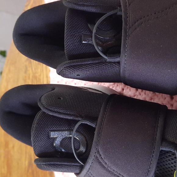 Boys Nike Athletic Shoes - Picture 7 of 8